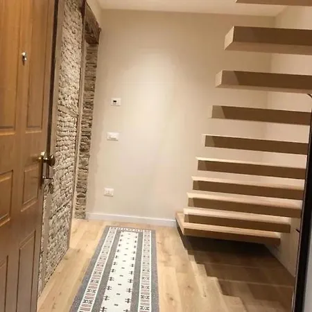 ゲストハウス Il Cortile Del Principe カステル・ディ・サングロ